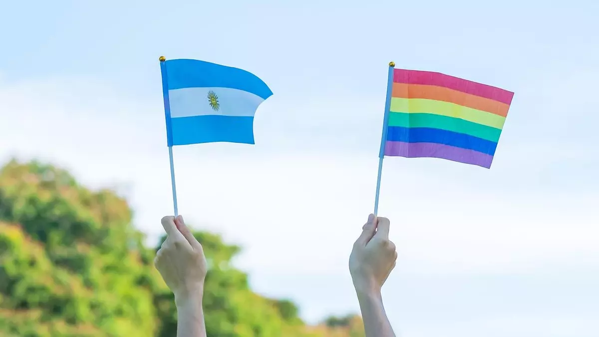 Banderas argentinas y gay en el vento