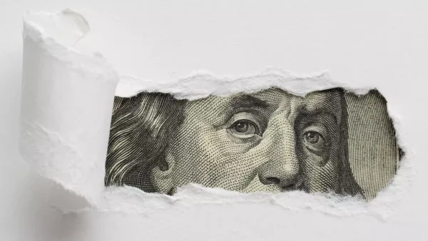 Billete de un dólar escondido