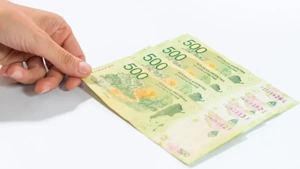 Fila de billetes de 500 pesos