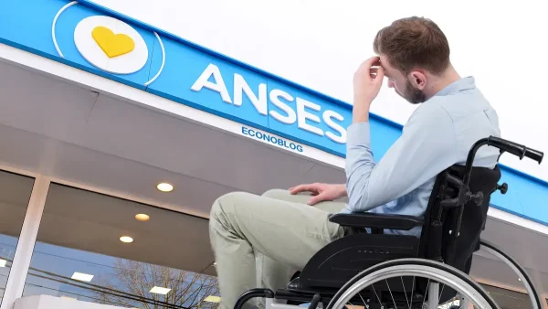 Oficina de Anses con titular de PNC por discapacidad