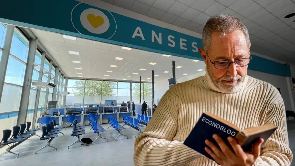 Jubilado leyendo un libro en Anses