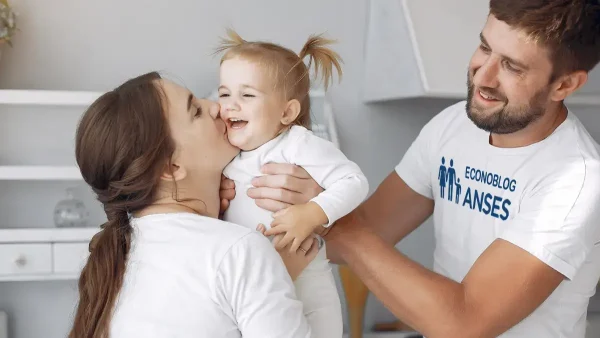 Familia del SUAF contenta con remera de Anses